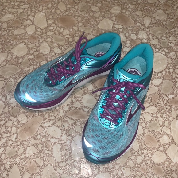 Brooks Shoes - Brooks Transcend 3 running shoes DNA Carpe Runem